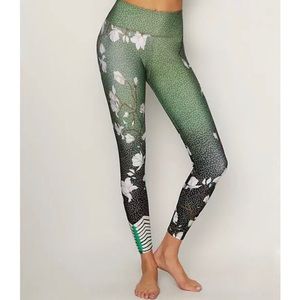 Onzie NWT Graphic Midi Blossom Leggings